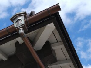 雨樋に修理は必要なの？雨樋の役割や修理方法・費用を解説