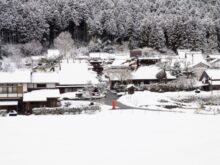 雪の屋根修理