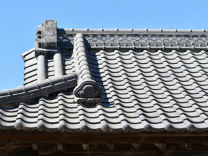 瓦屋根のメンテナンスをすべき劣化症状と費用相場をご紹介
