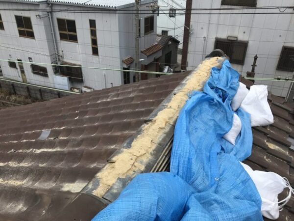 大阪市西成区にて屋根修理〈棟瓦補修工事〉 施工前