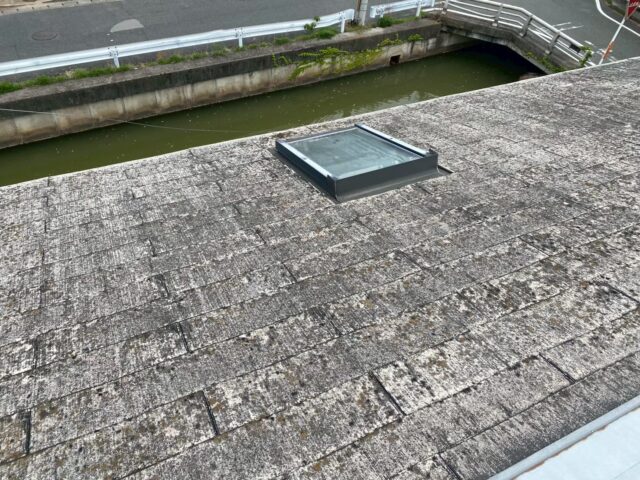 滋賀県大津市にて屋根修理〈横暖ルーフへのカバー工法〉 施工前