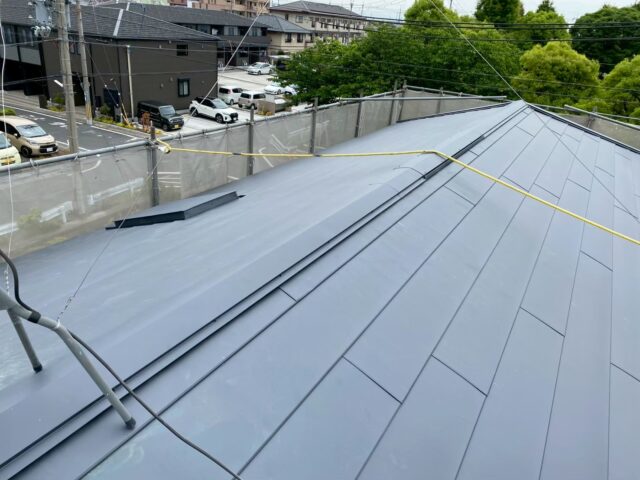 滋賀県大津市にて屋根修理〈横暖ルーフへのカバー工法〉 施工後
