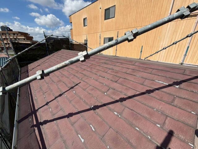 大阪府寝屋川市にて屋根修理〈パミールからセネターへのカバー工法〉 施工前