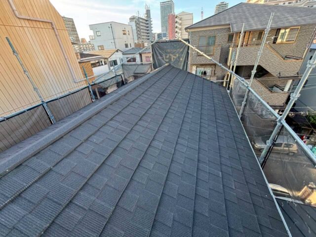 大阪府寝屋川市にて屋根修理〈パミールからセネターへのカバー工法〉 施工後