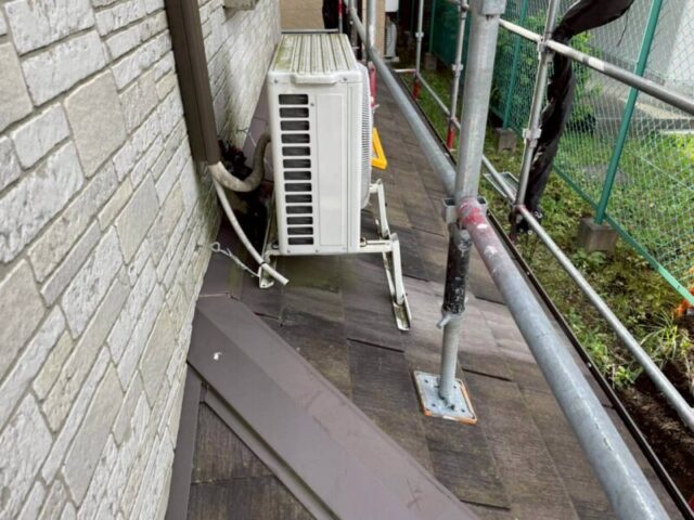 川崎市にて屋根修理〈コロニアルからスーパーガルテクトへのカバー工法〉 施工前