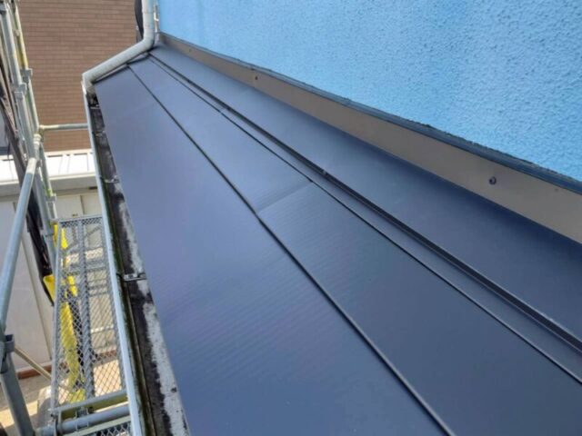 横浜市旭区にて屋根修理〈金属屋根へのカバー工法〉 施工後