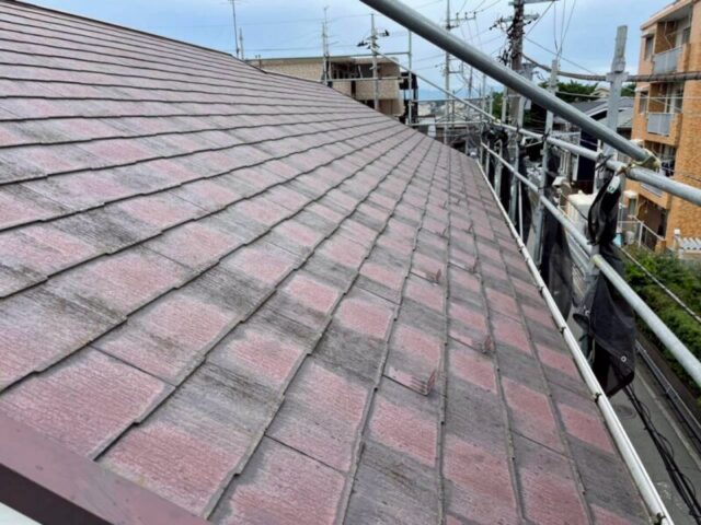 横浜市旭区にて屋根修理〈金属屋根へのカバー工法〉 施工前