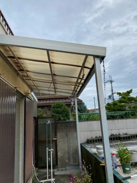 大津市にて屋根修理〈波板の劣化・張替え工事〉 施工前