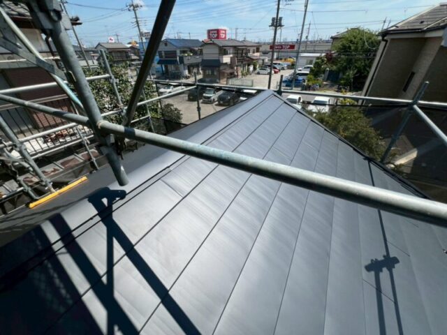 川口市にて屋根修理〈築25年屋根材のひび割れ、色褪せ〉 施工後