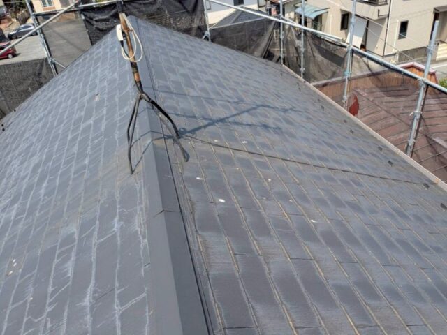 川口市にて屋根修理〈築25年屋根材のひび割れ、色褪せ〉 施工前
