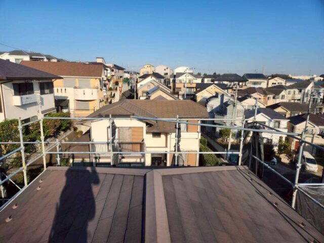 川崎市にて屋根修理〈棟板金の浮き・貫板交換〉 施工前