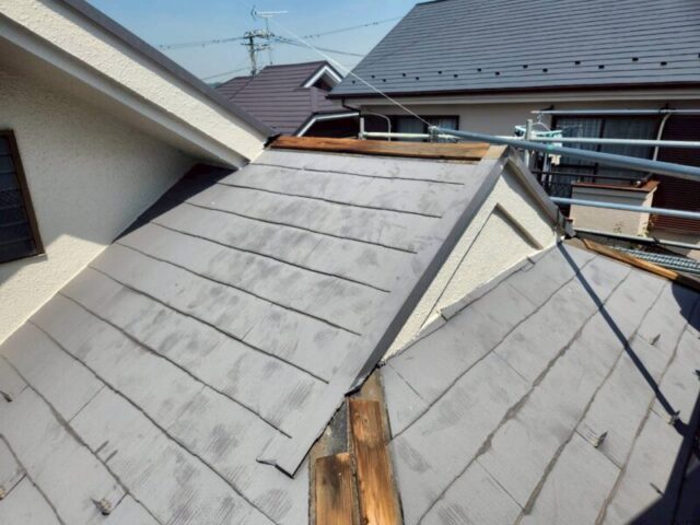 川崎市にて屋根修理〈コロニアル屋根のカバー工法〉 施工前