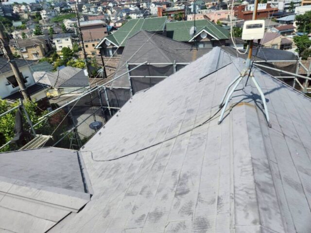 川崎市にて屋根修理〈コロニアル屋根のカバー工法〉 施工前