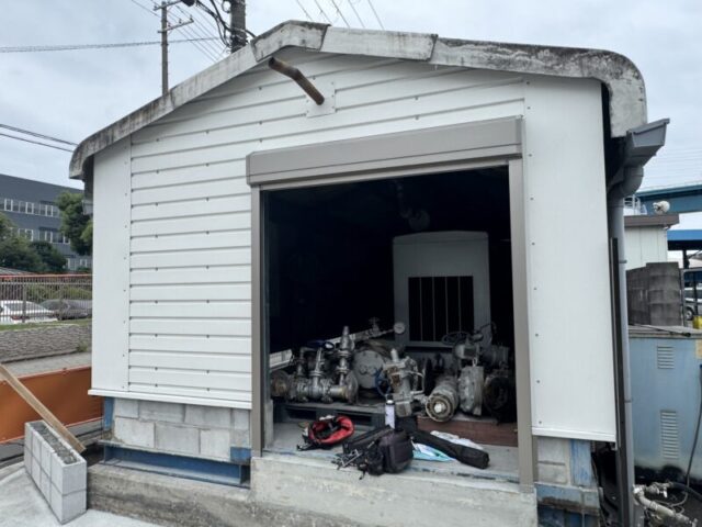 大阪府富田林市にて屋根修理〈タンクローリー充填所の新築工事・屋根目隠し施工〉 施工後