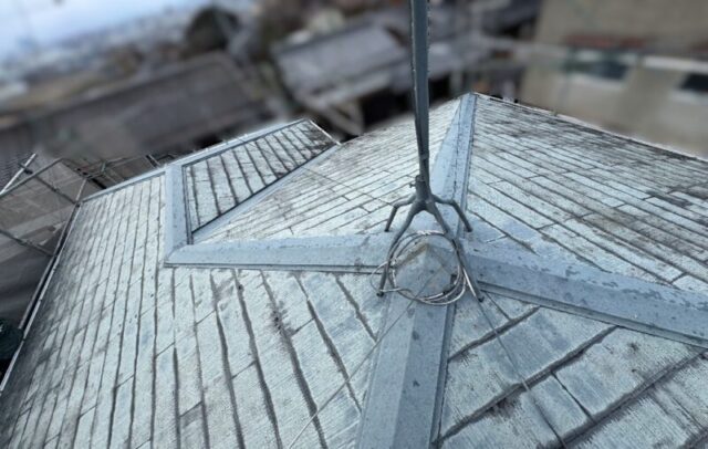 大阪府富田林市にて屋根修理〈築20年中古住宅の屋根カバー工法〉 施工前