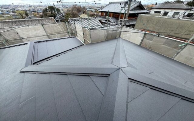 大阪府富田林市にて屋根修理〈築20年中古住宅の屋根カバー工法〉 施工後