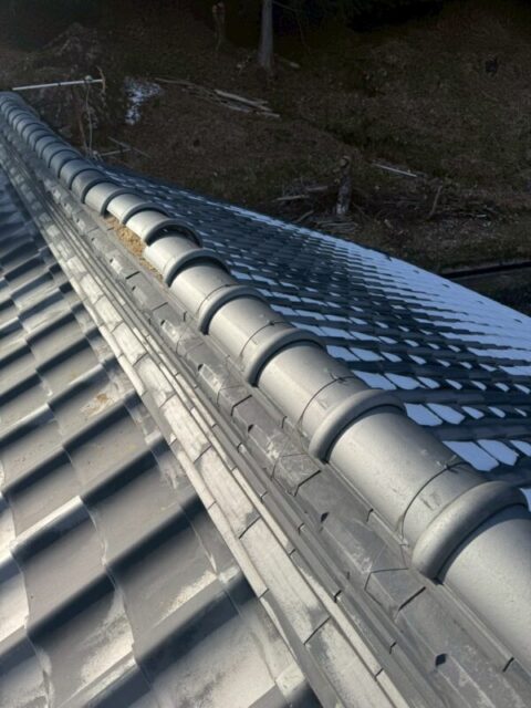 岐阜市にて築40年瓦屋根の棟積み直しと軽量化 施工前