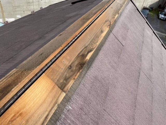 川崎市にて屋根修理〈棟板金交換工事・棟の浮き〉 施工前