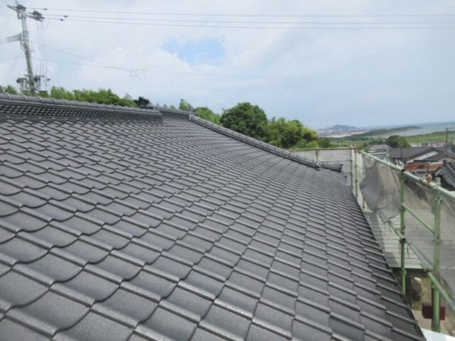 鹿児島県志布志市にて築30年セメント瓦屋根塗装 施工後