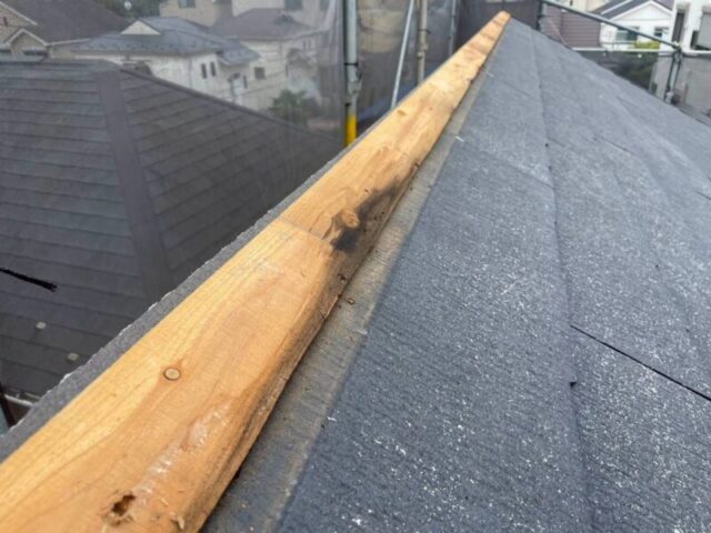 川崎市にて屋根修理〈コロニアル屋根の貫板交換・塗装工事〉 施工前