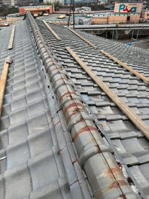 岐阜市にて築70年の棟瓦を耐震工法で積み直し 施工前