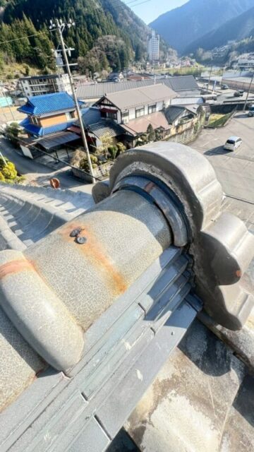 岐阜市にて築70年の棟瓦を耐震工法で積み直し 施工前