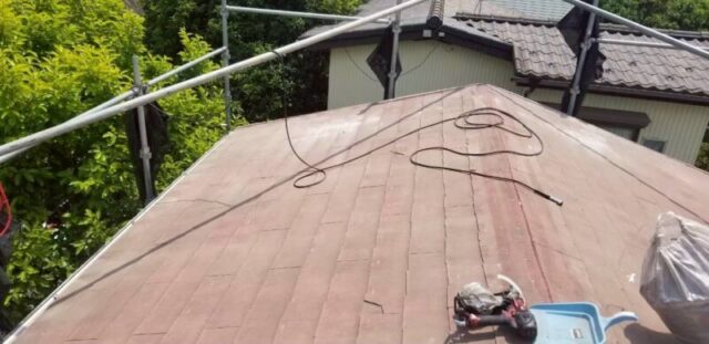 川崎市にて屋根修理〈瓦から横暖ルーフへの葺き替え工事〉 施工前