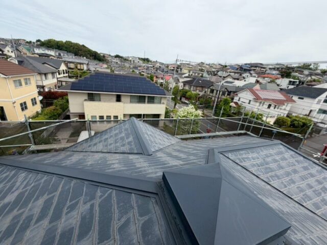 相模原市にて屋根修理〈コロニアルNEOからのカバー工法〉 施工前