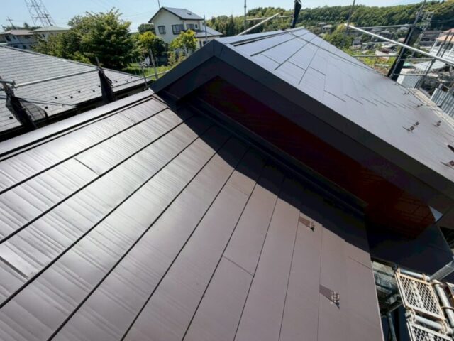相模原市にて築２５年屋根修理〈軽量屋根材によるカバー工法〉 施工後