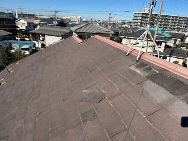 木更津市にて屋根修理〈割れた屋根を部分的にカバー工法〉 施工前