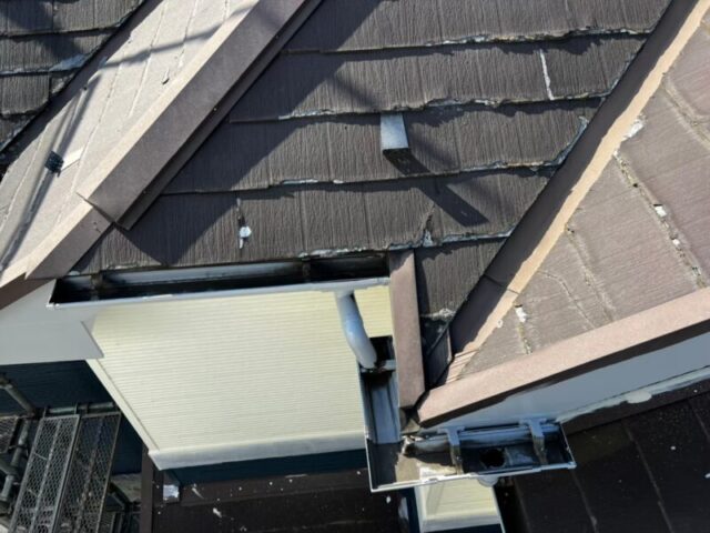 さいたま市大宮区にて雨漏り修理〈高耐久断熱屋根材でカバー工法〉 施工前