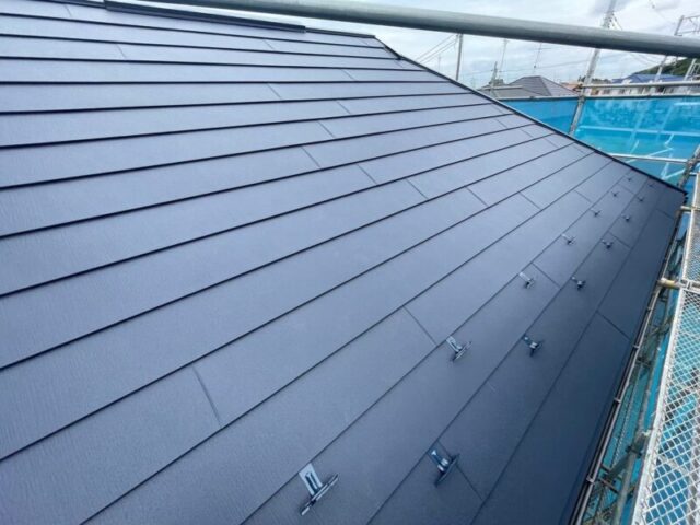 木更津市にて屋根修理〈ひび割れた屋根をスーパーガルテクトでカバー〉 施工後