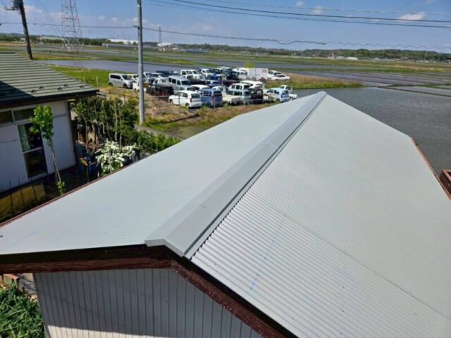 君津市にて屋根修理〈飛ばされた棟・屋根を即日修理〉 施工後
